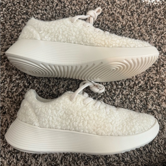 Women's Wool Runner Go - Fluff in Natural White - Picture 4 of 8